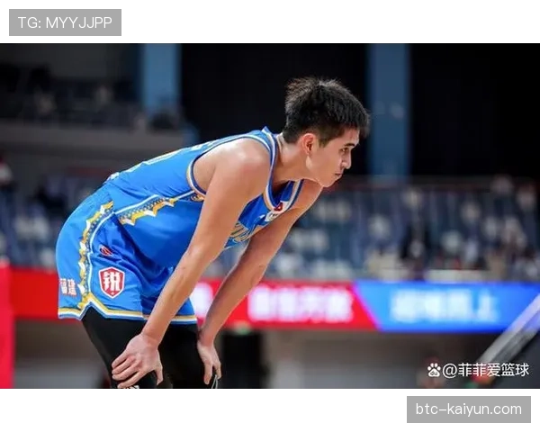 聚焦新星:福建浔兴队后卫曾凌铉展现出色的人球结合突破能力 聚焦新星:福建浔兴队后卫曾凌铉展现出色的人球结合突破能力